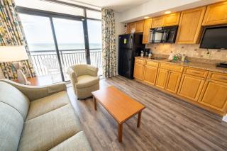New Beachfront, Condo Simply Amazing Pools & Views - 8