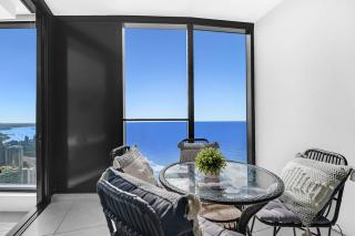 High Rise 3b luxury large Apartment - 8