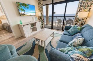 Resort condo near House of Blues w shared beach - 0