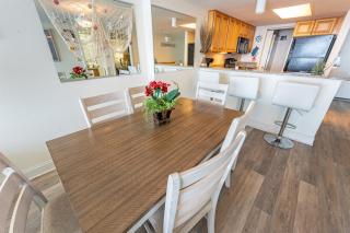 Resort condo near House of Blues w shared beach - 7