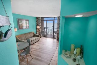 Direct Oceanfront 1 BR, Warm Swimming Pools,Views! - Myrtle Beach - 0