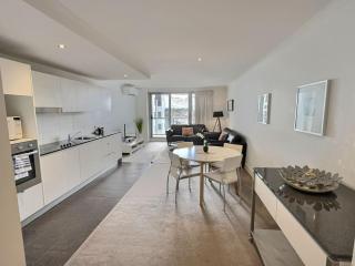 Spacious City Centre Apartment - 0