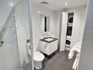 Spacious City Centre Apartment - - 2