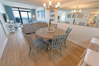 Beachfront condo w balcony & hot tubs - 5
