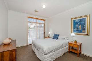 Spacious 2 Brm City-side - - 6