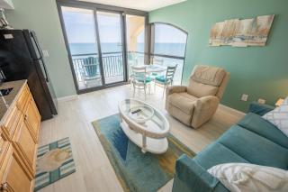 Oceanview condo w balcony & hot tubs - 0