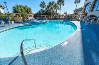 Low Floor 1BR, Direct Oceanfront Beautiful, Pools! - 8