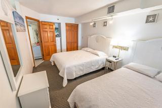 Resort condo w balcony & beach access - 9
