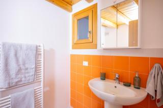 Alba Rupestre, Ceto Ospitar - 4