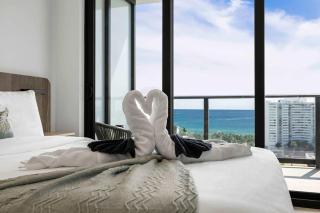 Ocean Dreams Chic 2BR Getaway Minutes from Miami's Top Attractions - 3