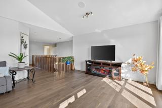 Luxury Home with 5 BR, 9 Beds, 4BA, sleep 12, AC, Crib - Calgary - 7