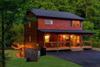Amazing Outdoor Area - Close to both PF/Gatlinburg - 4