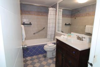 Oceanview Studio at Castle Beach Club – Pool, Beach Access, Valet Parking, Gym & More! - 9