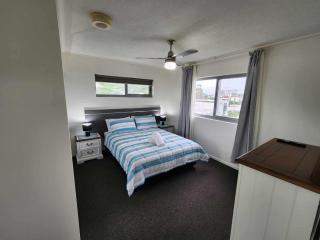 Home To Holiday at Kensington Apartment - 7