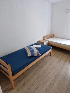Golden Leaf Rooms - 8