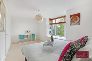 Wokingham - Three Bed House - Garden - Wokingham - 2