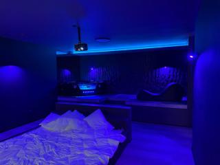 Jacuzzi Cinema Shibui - 0