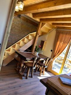Bienvenue dans notre Tiny House le Roscoland sur notre établissement professionnel à La Marc'Quize avec piscine partagée et bain nordique privatif en prestation supplément - 2