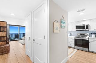 One Seagrove Place 1201 - 2