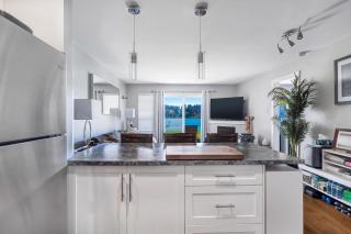 Lakefront Suite on Shawnigan Lake - 9