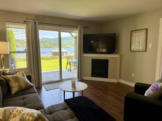 Lakefront Suite on Shawnigan Lake - 2