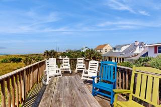 Oceanfront beach cottage with large deck & W/D - dog-friendly - 8