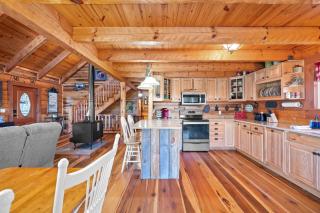 Epic Log Home - Near Ark - 3