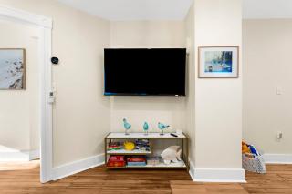 The Seafarers Stay A Nautically Themed 3BR Flat in Stonington Borough - 3