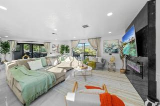 Entire Private 3BR-2Bth, Mountain View, Jetted Tub, 2500 sqft, King Bed,Garage, Available Now - 0