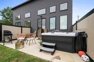 Contemporary Cottage - Hot Tub Near Ark - 8