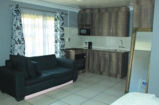 Blue Moon Guest House - 8