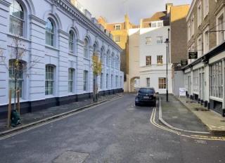 Flat 2 minutes Holborn Station - 7