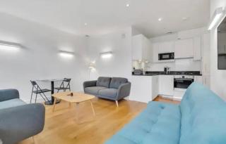 Flat 2 minutes Holborn Station - 3