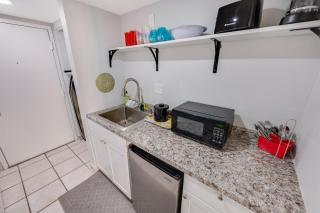 Newly Remodeled, Caravelle Resort, Amazing Pools! - 1
