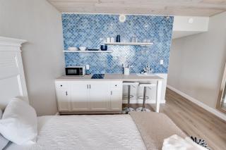 Updated 1BR Direct Oceanfront, First Level, Pools! - 1