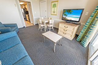 High Floor, Direct Oceanfront Views, Heated Pools! - 5