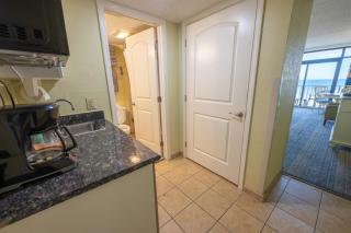 Direct Oceanfront Studio, Heated Pools, Nice View! - 6