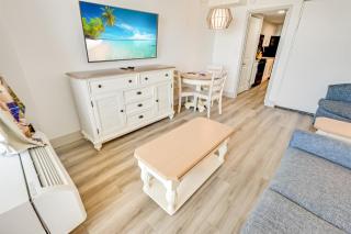1BR,Direct Oceanfront, Pools Newly Remodeled Nice! - 4