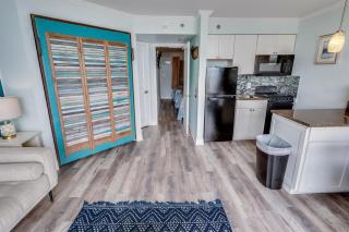 New Caravelle Resort 1BR Fully Remodeled Pools! - 3