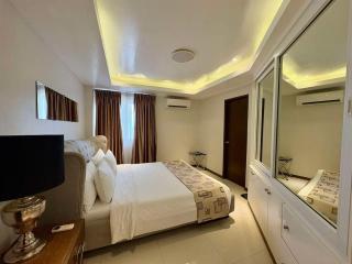 Sheryll Escapes - La Grande 608, classy 1BR balcony, WiFi, Netflix - Angeles - 1
