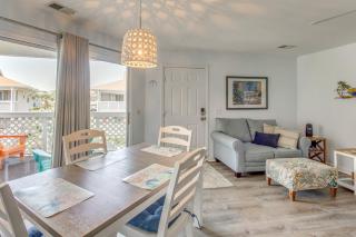 NMB Condo Walk to the Beach or Use the Pool! - 4