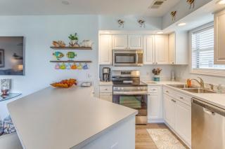 NMB Condo Walk to the Beach or Use the Pool! - Myrtle Beach - 1