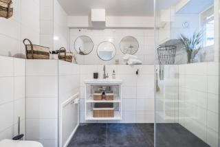 Central Luxury Apartment - 4