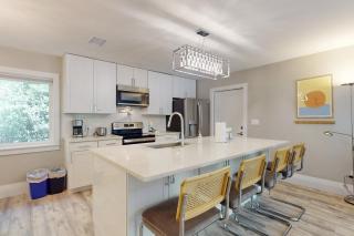 Blue Sky Escape - Naples - 4