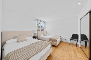 The Orchid-Beachfront Bliss Spacious 2BR Apt In Santa Monica - 3