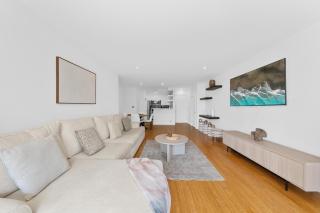 The Orchid-Beachfront Bliss Spacious 2BR Apt In Santa Monica - 9