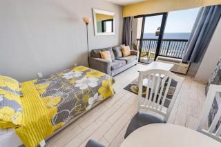 Renovated beachfront views just steps away! - Myrtle Beach - 6