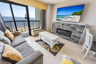 Renovated beachfront views just steps away! - Myrtle Beach - 1