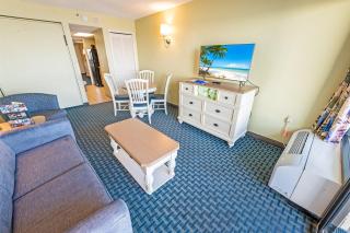 Direct Oceanfront, Newly Remodeled & Heated Pools! - Myrtle Beach - 8