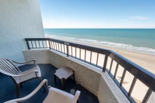 Newly Remodeled, Direct Oceanfront & Heated Pools! - 1